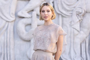 Mocha Mousse Mani | Το μανικιούρ της Margot Robbie είναι στην απόχρωση που θα επικρατήσει αυτό το φθινόπωρο