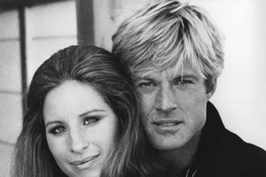 Όσκαρ 2026 | Η Barbra Streisand τραγουδά για τον Robert Redford στην πιο συγκινητική στιγμή της βραδιάς