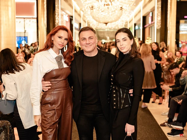 Η Έβελυν Καζαντζόγλου, ο Χρήστος Σκεβαράκης & η Φωτειάνα Παγώνη στο Stay Golden Fashion Show