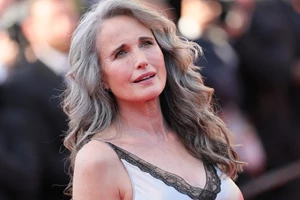 Μπήκε ο Νοέμβριος | Τα καλύτερα looks για γυναίκες άνω των 50