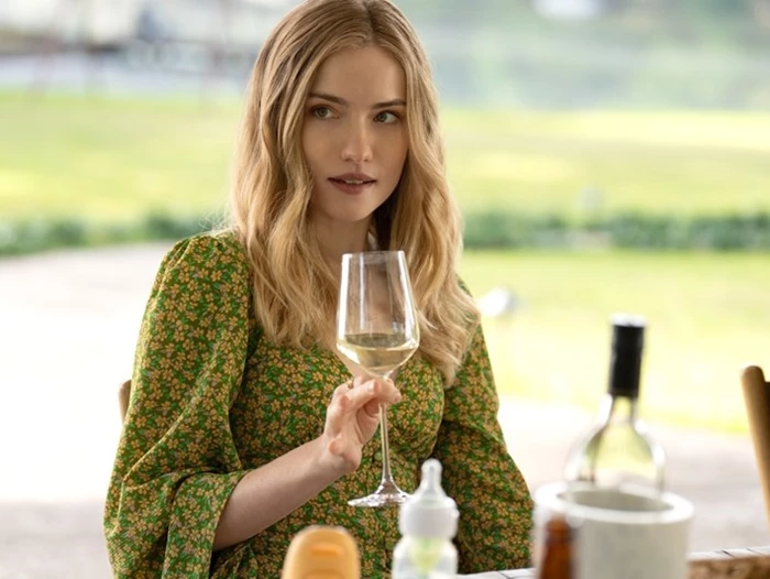 Movie Review | Regretting You (Μετανιώνοντας για εσένα): Ένα συγκινητικό ταξίδι ανάμεσα στη μνήμη, την προδοσία και τη γυναικεία αναγέννηση