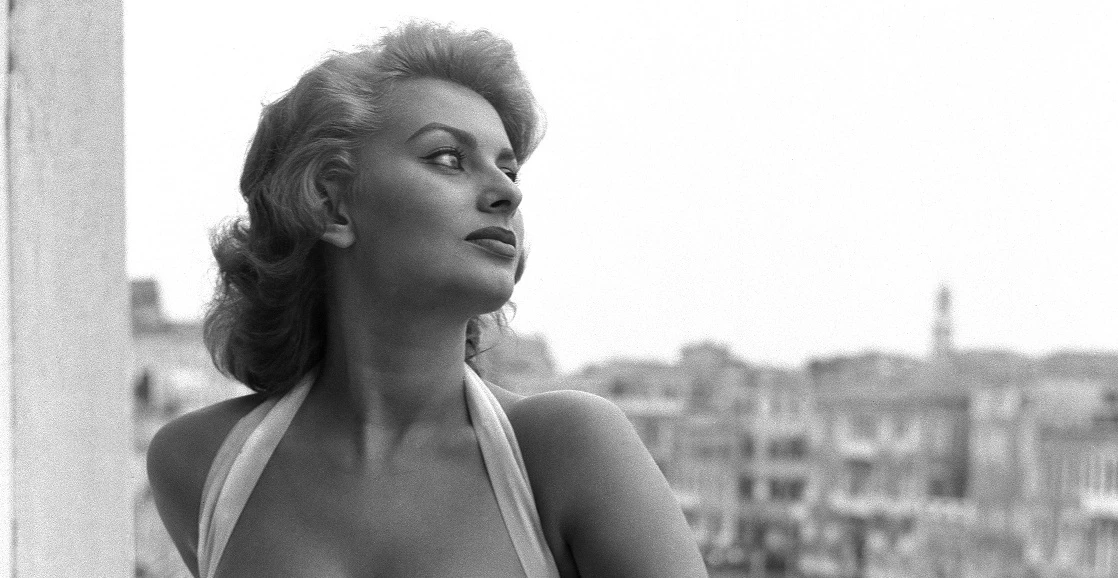 Unshaved and fabulous | Η νέα "πριγκίπισσα Diana" μιλά για τη σχέση της με την τριχοφυΐα στο σώμα της