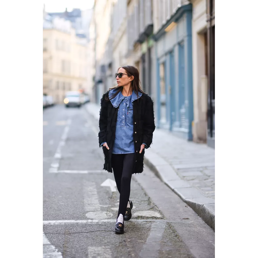 Με denim πουκάμισο & loafers
