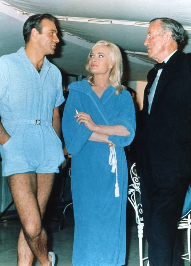 O πολυτελής boho γάμος της δισέγγονης του δημιουργού του Bond με πρώην υπουργό του Boris Johnson