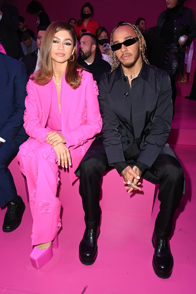 H Zendaya είναι η πρωταγωνίστρια της καμπάνιας του οίκου Valentino για την περίφημη "Pink PP"