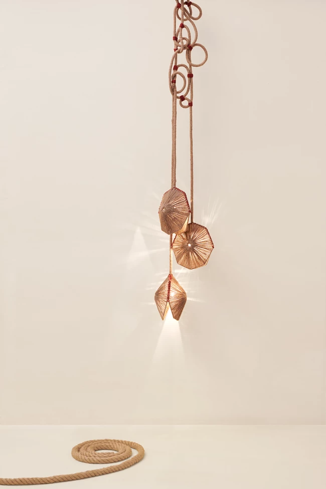 Αrchaic SS21 | Τα εντυπωσιακά κρεμαστά φωτιστικά της Μαρίζας Γαλάνη