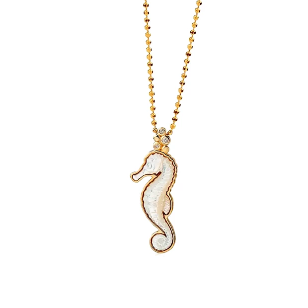 Κολιέ ιππόκαμπος από χρυσό 14Κ, με μαύρο όνυχα και διαμάντια και με mother of pearl και διαμάντια Anma Jewellery, anmajewellery.com.