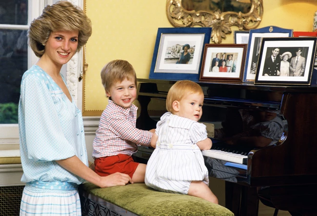 Ο πρίγκιπας William μιλάει για τη Diana, την Kate Middleton και την πατρότητα