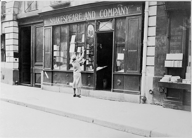 Shakespeare & Company | Η ιστορία του πιο διάσημου βιβλιοπωλείου του Παρισιού