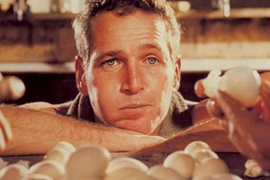 Γιατί δεν πρέπει ποτέ να αφήνετε ένα ποτήρι νερό στο κομοδίνο;