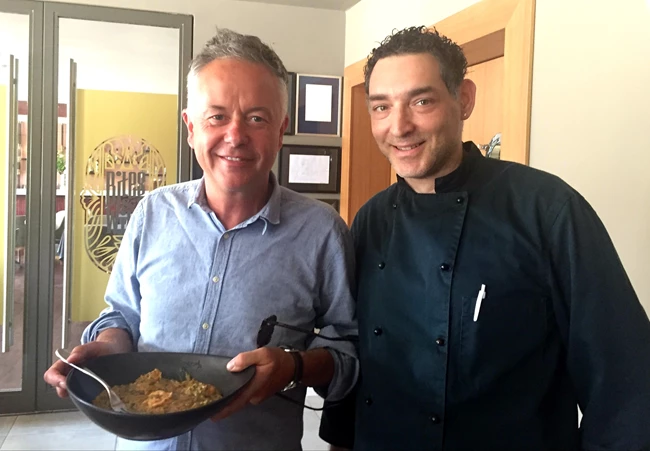 Οι συνταγές του Λευτέρη Λαζάρου από το Βαρούλκο στη μεγάλη οθόνη