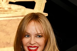 Kylie Minogue | Οι νοστιμιές που δοκίμασε στις Κυκλάδες