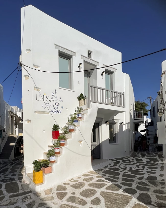 Luisa World Paros