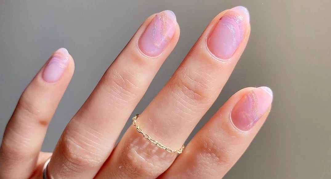 Τα χρώματα στα νύχια που πρέπει να δοκιμάσετε το φετινό φθινόπωρο