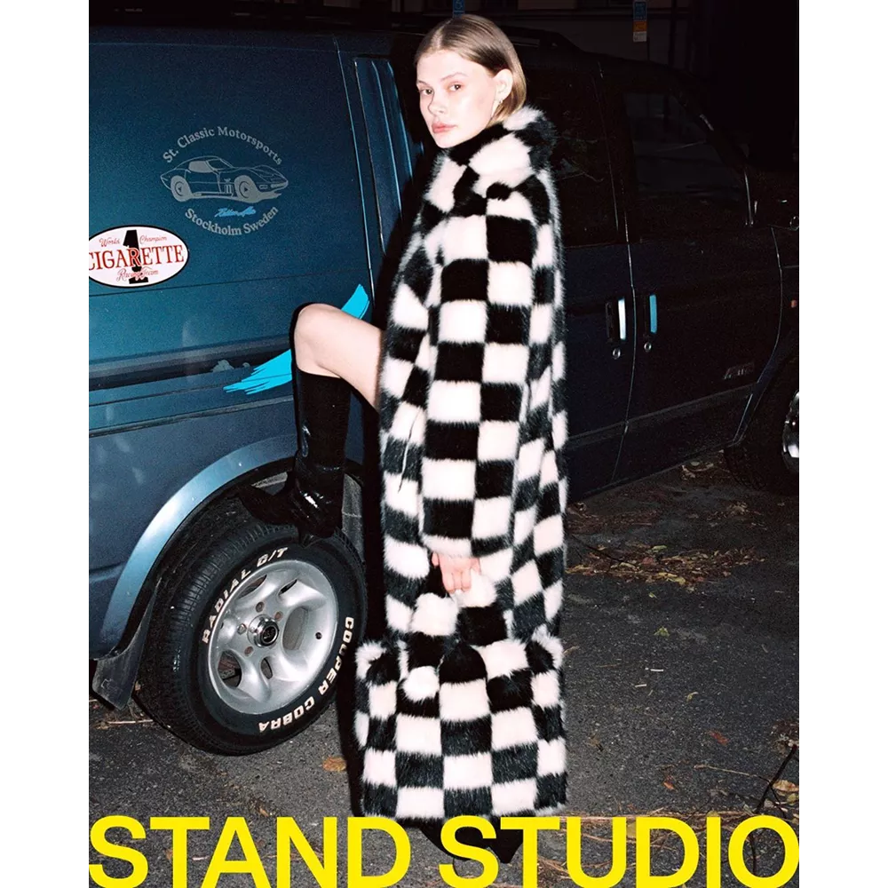 Stand Studio