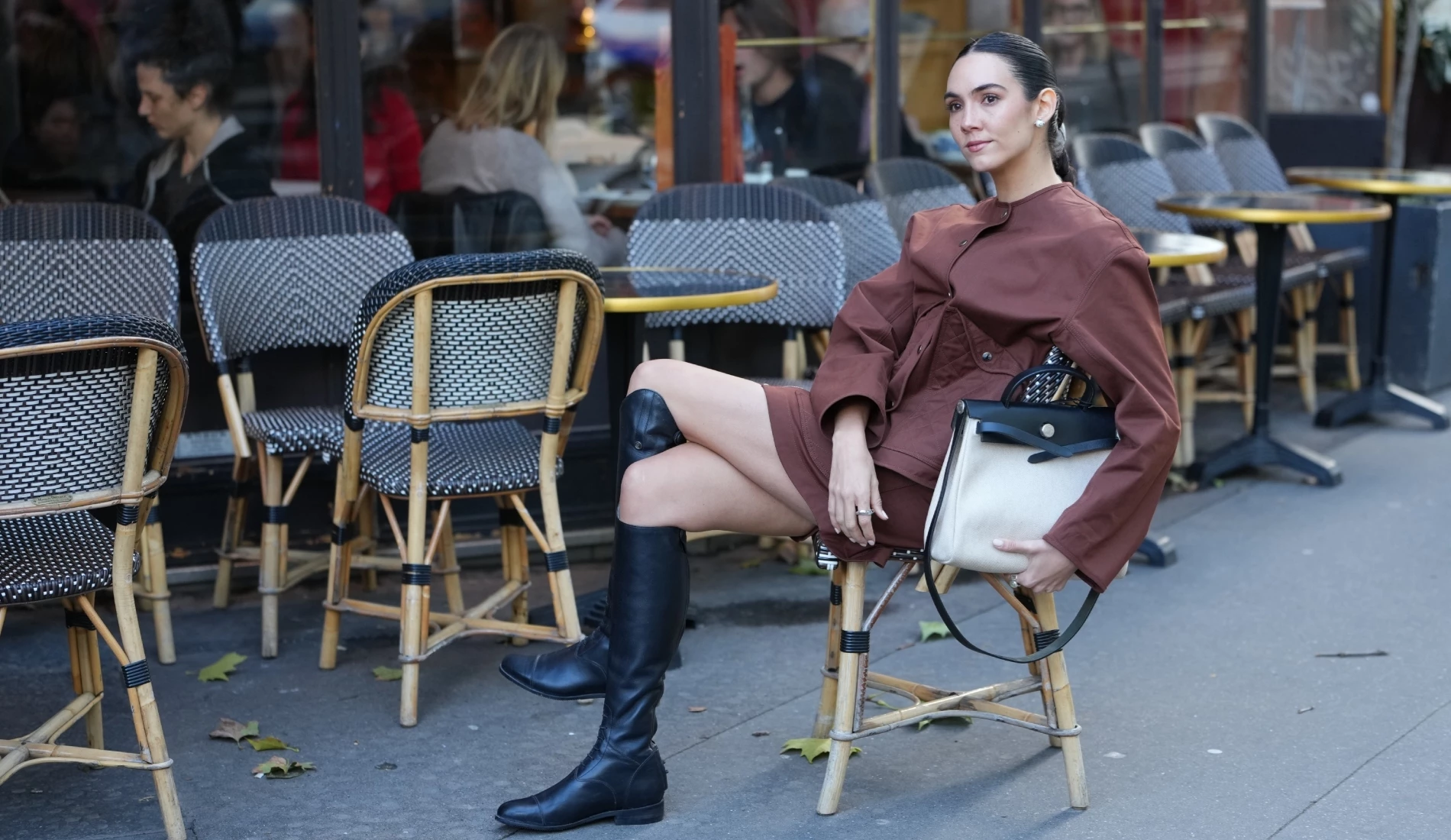 Corporate Chic | Τα καφέ loafers από τη Massimo Dutti για άνετες εμφανίσεις στο γραφείο