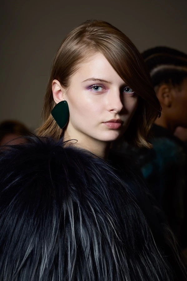 Emporio Armani FW24-25 | Ένα makeup look εμπνευσμένο από τον έναστρο ουρανό