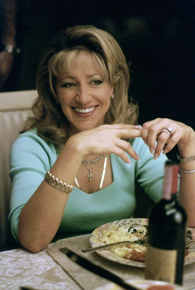 Carmela Soprano (Edie Falco)