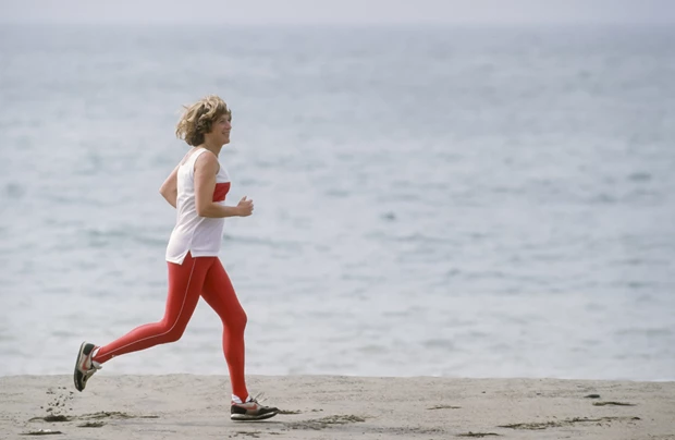 H ιαπωνική μέθοδος των 5 λεπτών την ημέρα που λιώνει θεαματικά το λίπος