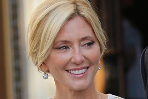 Talita von Fürstenberg | Οι φωτογραφίες από τον αρραβώνα της ανιψιάς της Marie Chantal και το λευκό φόρεμα που θύμιζε νυφικό