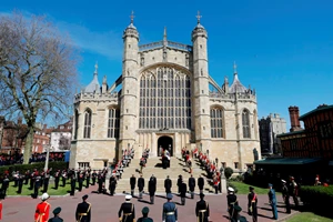 William - Harry | H στιγμή της συμφιλίωσης στην κηδεία του Πρίγκιπα Φιλίππου