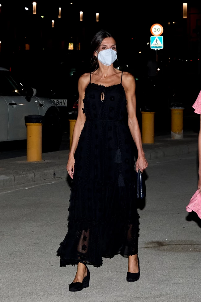 Βασίλισσα Letizia μαύρο φόρεμα