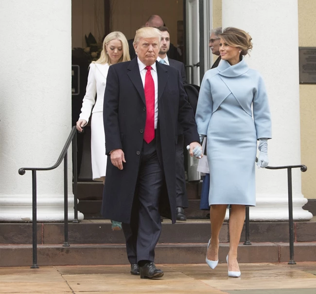 Melania Trump | Το look της Πρώτης Κυρίας στην πρώτη ορκωμοσία του Donald Τrump