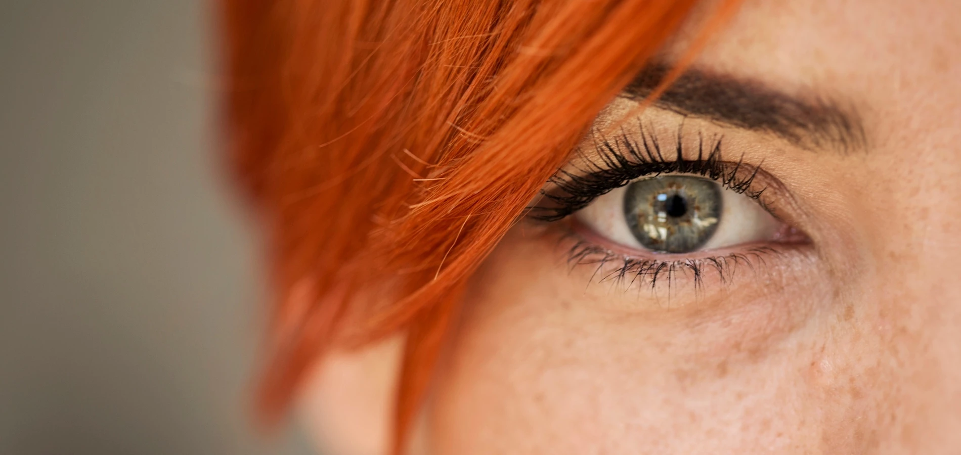 Το έξυπνο κόλπο για να μειώσετε το οίδημα στα μάτια σε 10 μόλις λεπτά