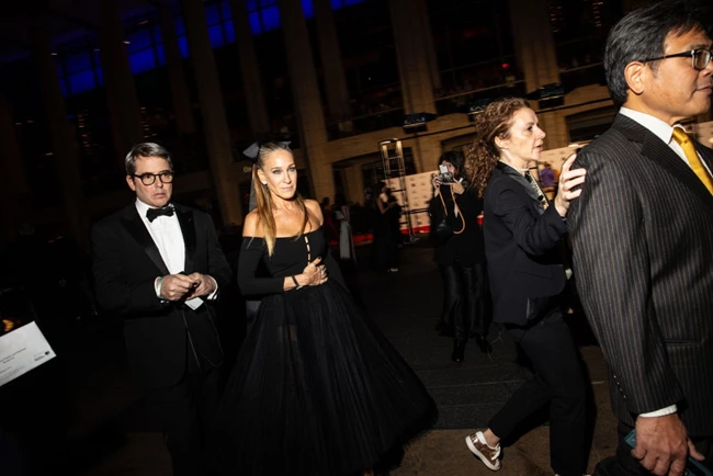 Η Sarah Jessica Parker υιοθέτησε την τάση μαλλιών που λίγες γυναίκες άνω των 50 θα τολμούσαν