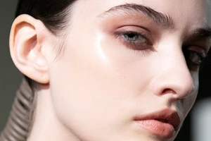 Η πρώτη σειρά μακιγιάζ του οίκου Carolina Herrera είναι εδώ