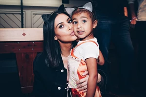 Cuteness overload | Η Chicago West φόρεσε τις γόβες της Kim Kardashian