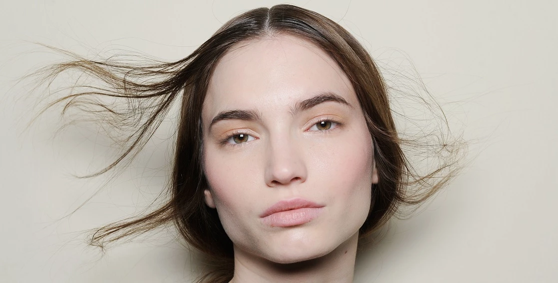 8 οροί που κάνουν παρελθόν τις κηλίδες στο πρόσωπο