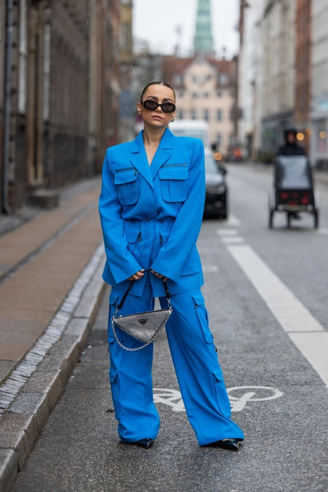 Utility jacket street style