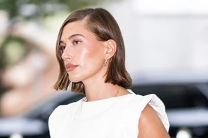 Ice Cream Nails | To μανικιούρ που αγαπά η Hailey Bieber είναι η τέλεια minimal πρόταση για το καλοκαίρι