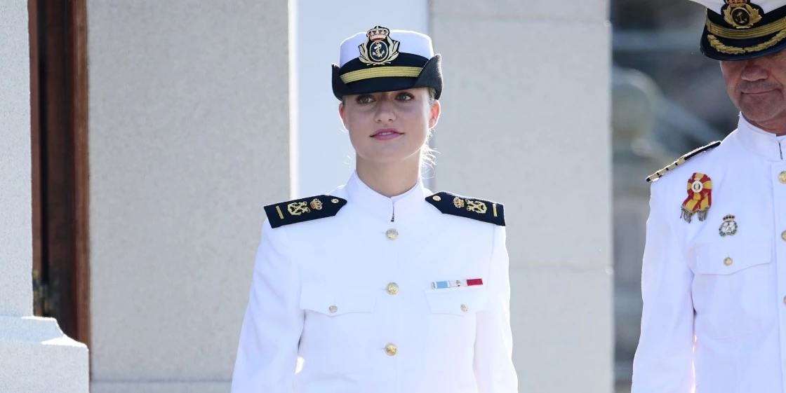 Η πριγκίπισσα Leonor εθεάθη με μπικίνι στην παραλία και όλοι πρόσεξαν μια σημαντική λεπτομέρεια