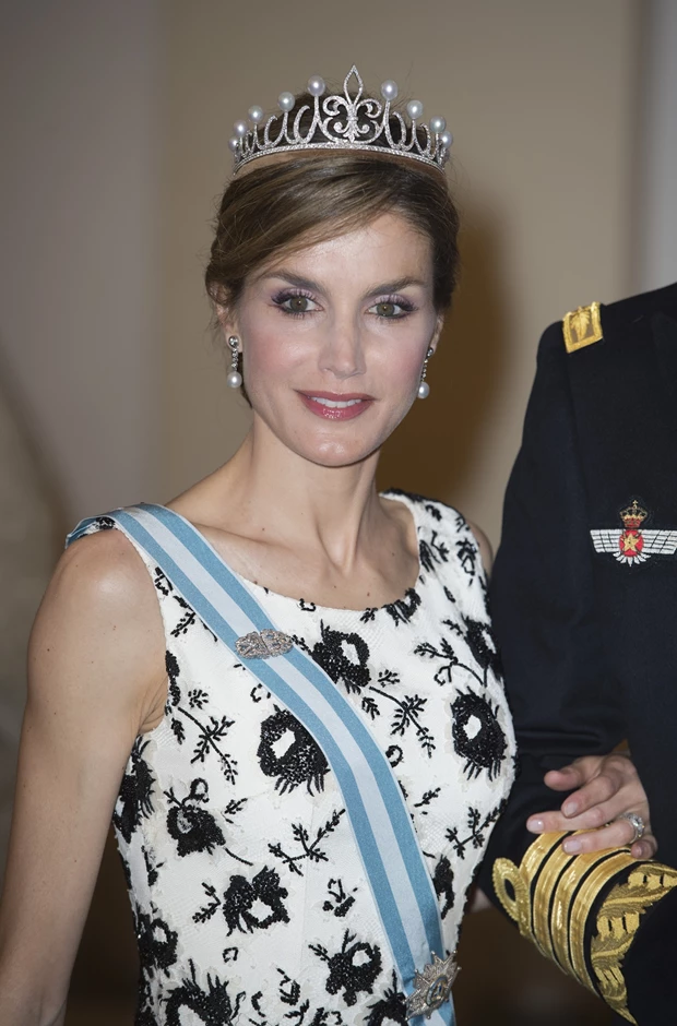 Η τιάρα της βασίλισσας Letizia παραμένει ένα από τα πιο μυστηριώδη κοσμήματα της βασιλικής οικογένειας