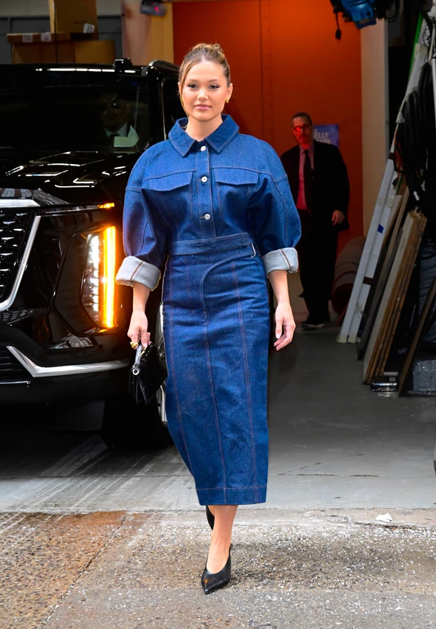 Denim φορέματα | Με ποια παπούτσια ταιριάζουν καλύτερα