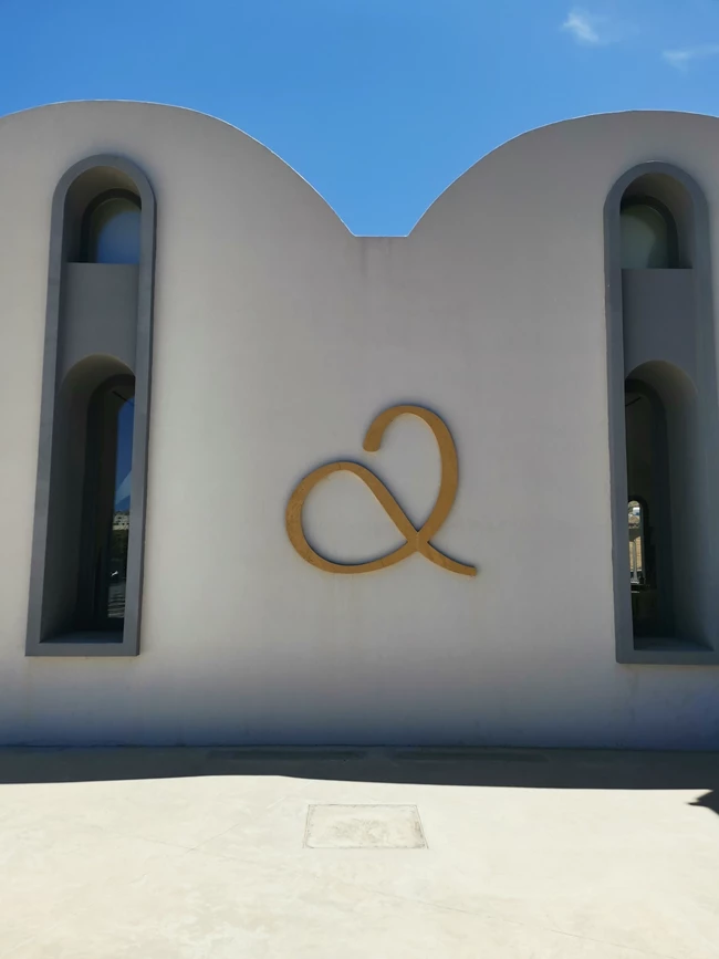 Domes Novos Santorini dikes mou