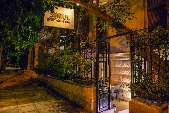 Ο Νίκος Θωμάς είναι το next big thing στη γαστρονομική σκηνή της Αθήνας