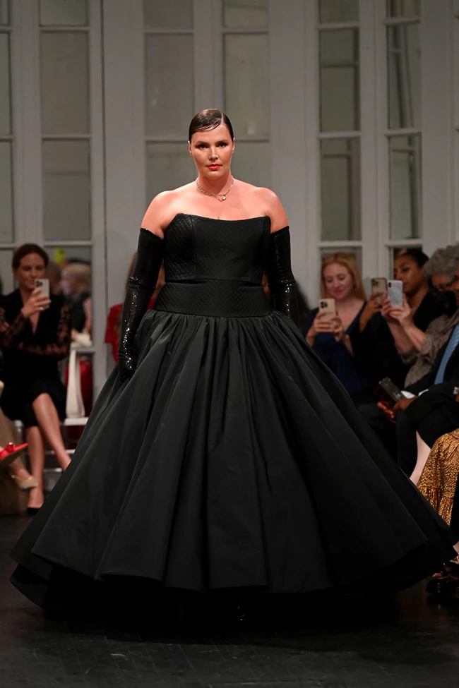 Candice Huffine Christian Siriano SS'23