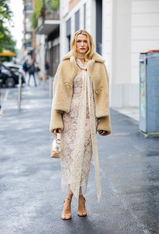 Τα french chic outfits που μπορείτε να δημιουργήσετε αν σκοπεύετε να ταξιδέψετε στο Παρίσι