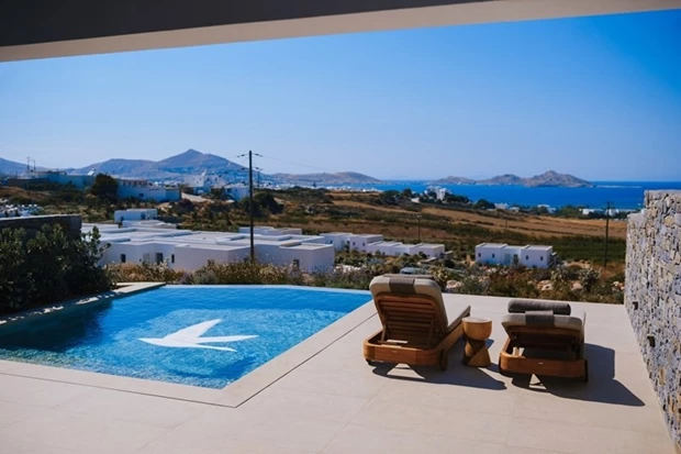 Η Πάρος όπως πρέπει να τη ζήσετε αυτό το καλοκαίρι, μέσα από τη ματιά της Grey Goose