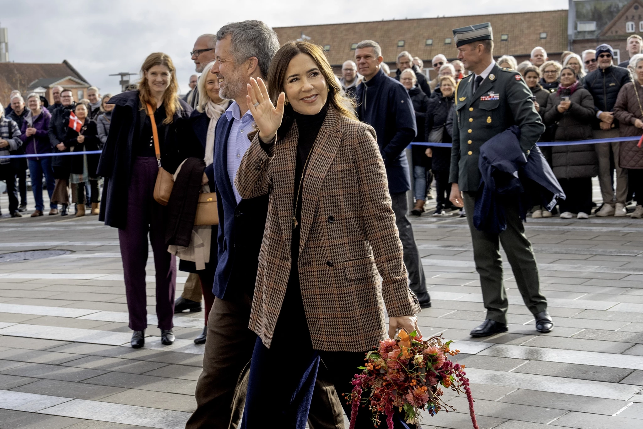 Η βασίλισσα Mary γιορτάζει τονν έρωτά της για τον Frederik με μια ρομαντική λεπτομέρεια στο έλατο