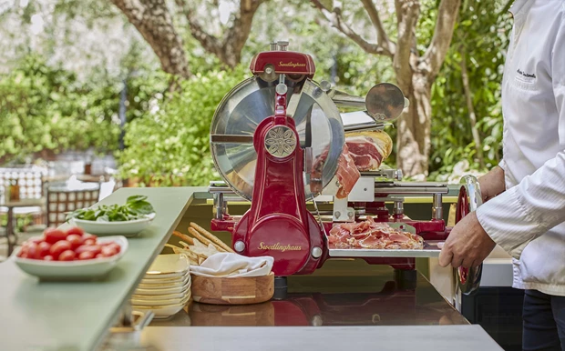 κουστούδης