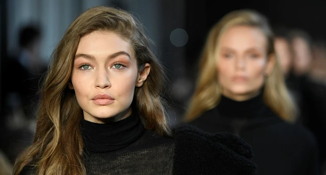 H Gigi Hadid δίνει προτεραιότητα στο παιδί της και όχι στον Leonardo DiCaprio