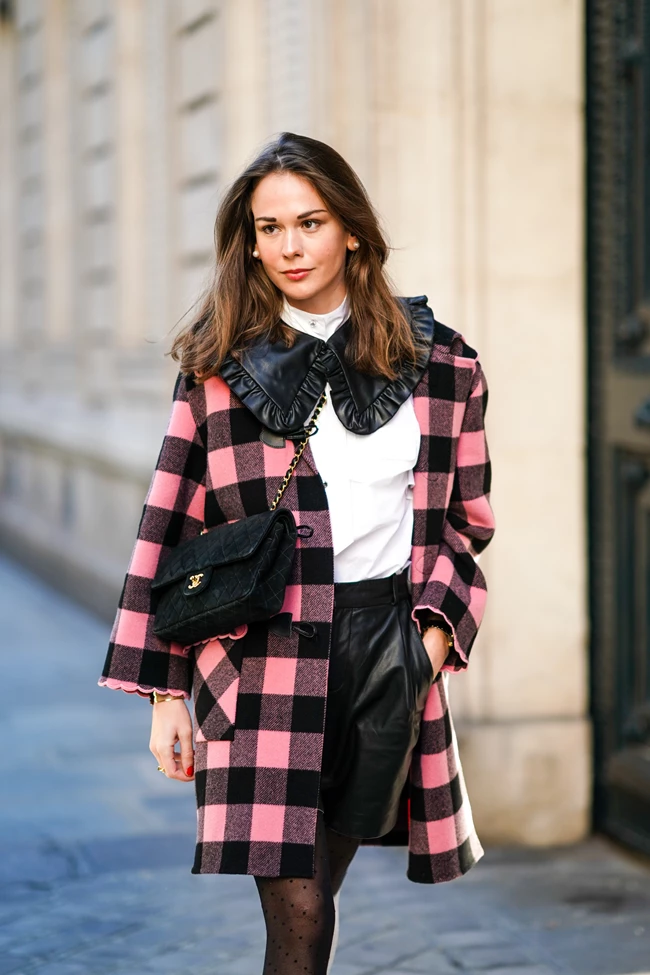 πουκάμισο με μεγάλο γιακά street style