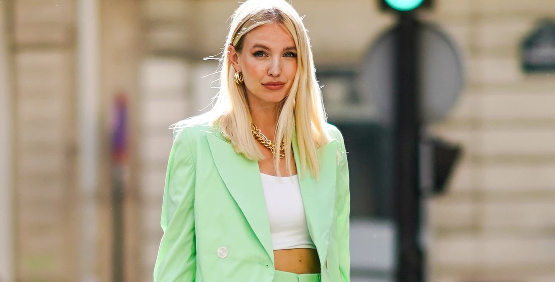 Οι καλύτερες μάσκες μαλλιών για ανανέωση του χρώματος και κάλυψη των λευκών