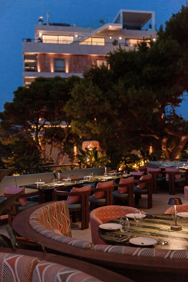 Valentine's Day στο Beefbar Athens | Γιορτάζοντας την αγάπη με φόντο την Αθηναϊκή Ριβιέρα