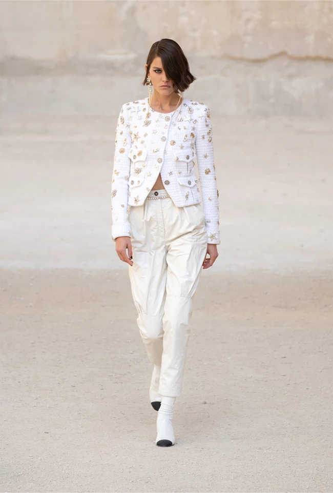 Με έμπνευση από τη Chanel Cruise 2021-22 | 6 trends που θα δοκιμάζαμε από τώρα