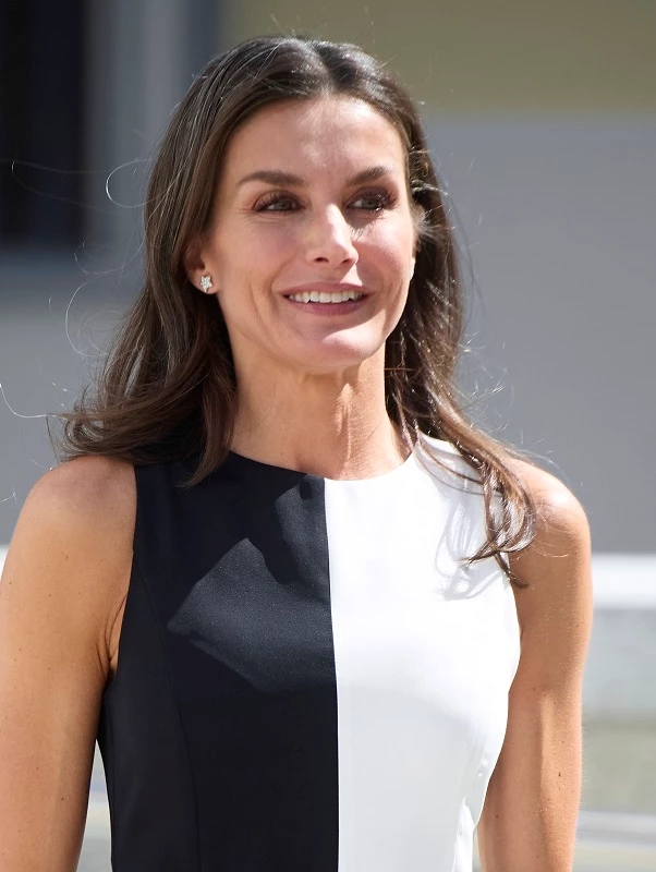 Το "έξυπνο" μακιγιάζ με το οποίο οι royals κρύβουν χρόνια από την εμφάνισή τους